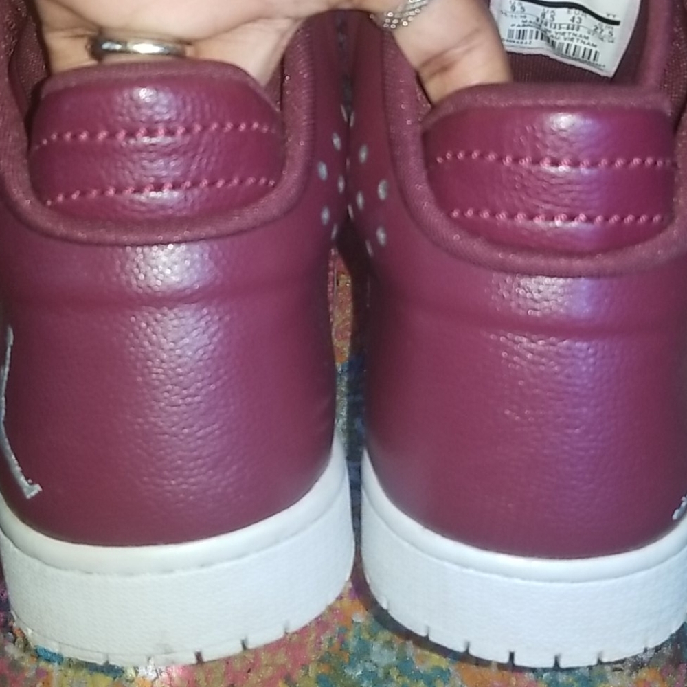 Shoes - Picture 6 of 7